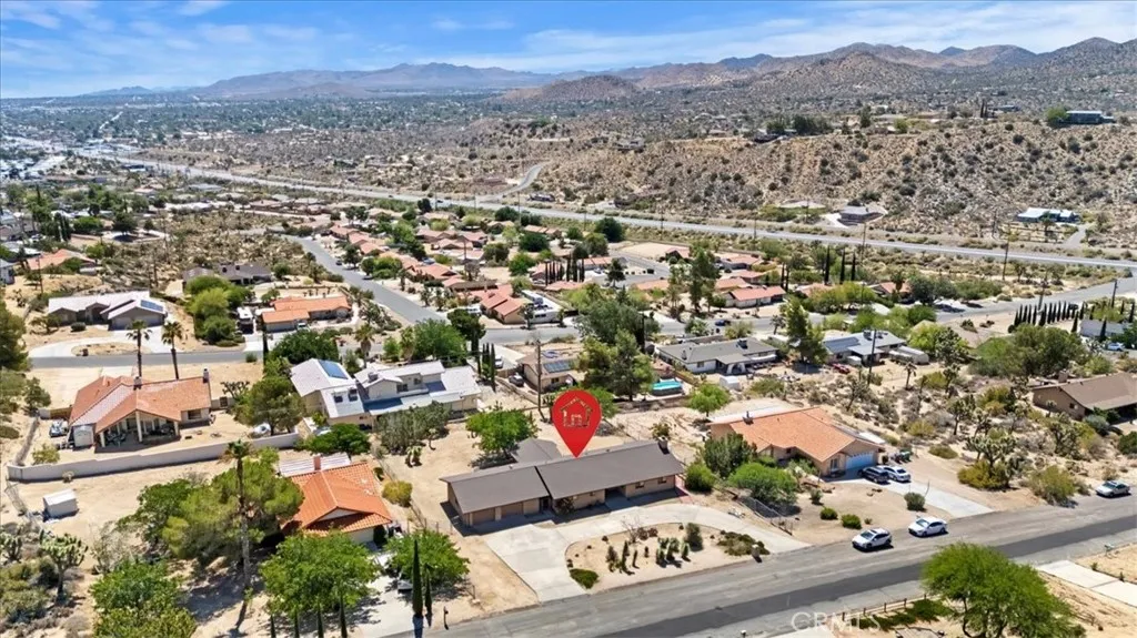 7575 Whitney Avenue, Yucca Valley, California 92284 home-pic-3